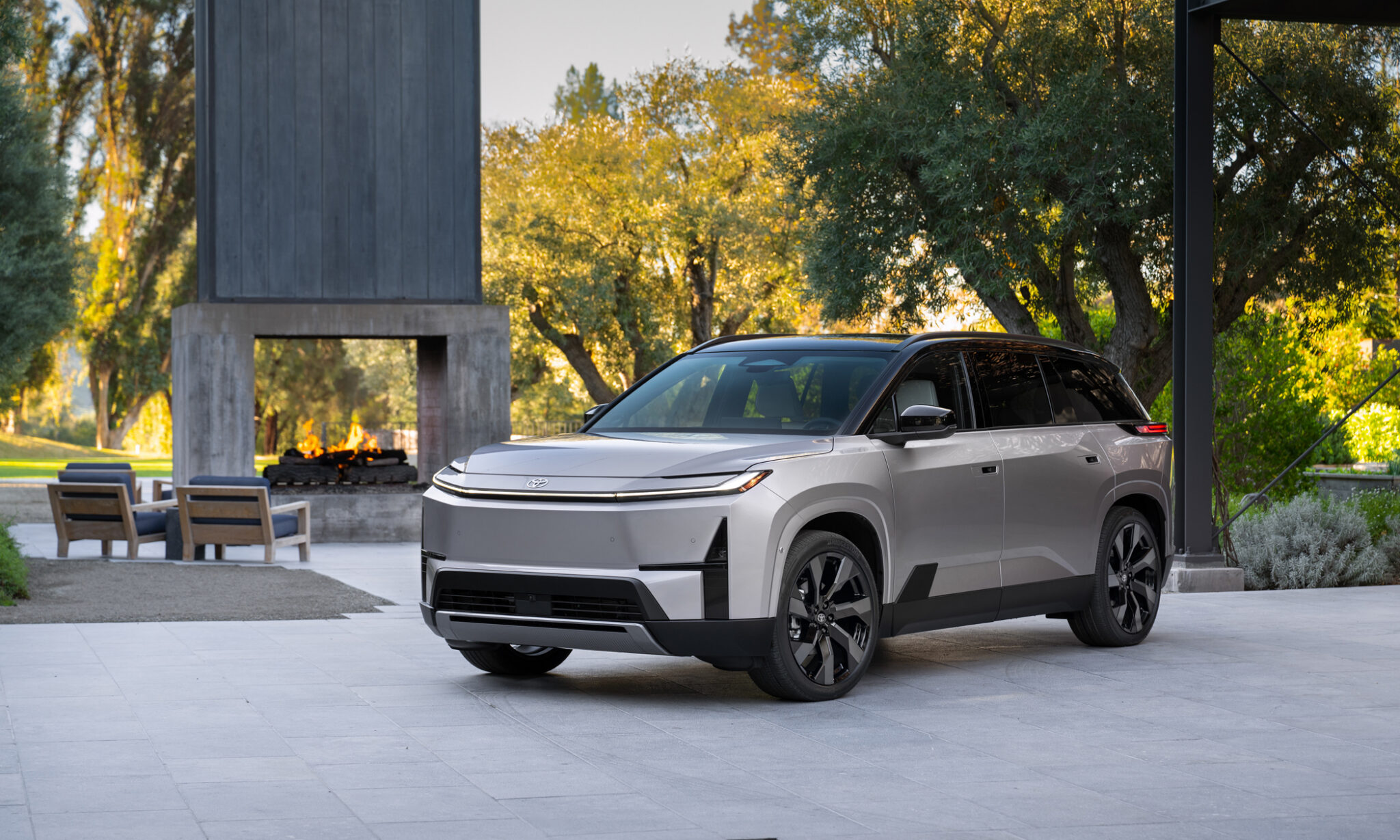 Next-Gen Power: The All-Electric 2027 Toyota Highlander Revealed